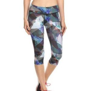 High Waist Colorblock Capri Legging 🖤